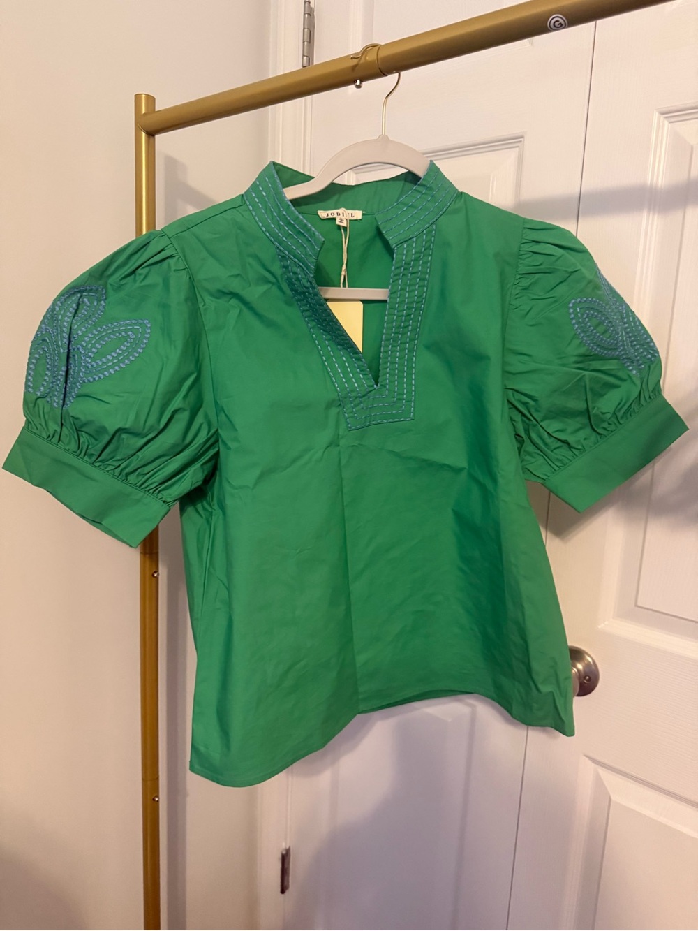 JODIFL Emerald Green Puff-Sleeve Embroidered Blouse